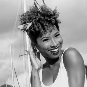 Meet your Posher, Kinila